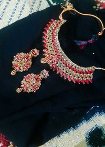 Stunning Red & Gold Necklace with Earrings
