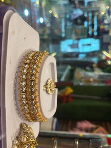 Stunning Kundan Necklace &amp; Earring Set