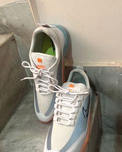 New Nike Sports Shoes