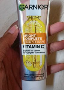 Garnier Bright Complete Cleanser