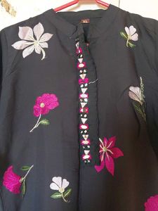 Elegant Black Floral Embroidered Kurti