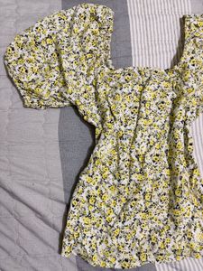 floral pretty yellow top