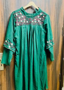 Elegant Emerald Green Embroidered Kurta