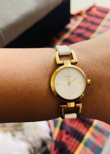BRANDED WHITE LEATHER WATCH LADIES Ggea To