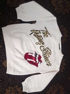 Stylish White Graphic Sweatshirt