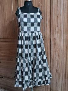Chic Checkered Tiered Midi Dress