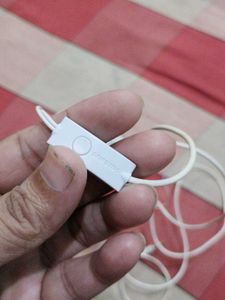 White Wired Earbuds