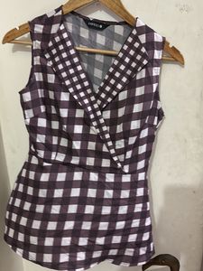 Chic Gingham Sleeveless  Peplum Top