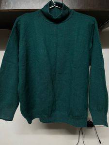 Green Turtleneck Sweater💚💚
