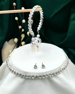 Dimond Necklace with braceletColour- Silver