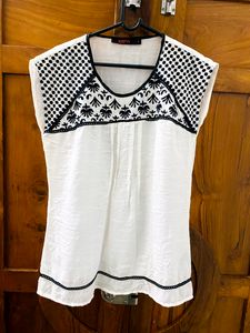 109°F White Embroidered Top (Women)