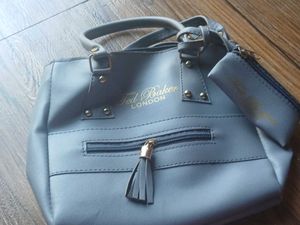 Handbag 👜 with extra pouch