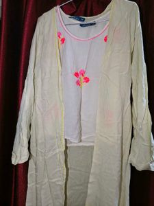 White Sleeveless Top With Free Size Shrug