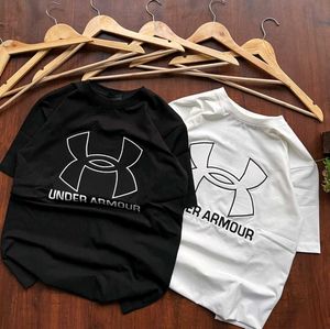 OFFER FOR BADDIES 😁💗 Under Armour White T-Shirt
