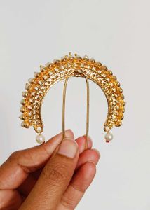 Exquisite Kundan &amp; Pearl Hair Accessory