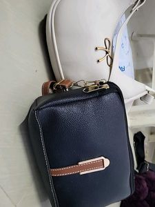 Chic Black &amp; Cream Handbags Set