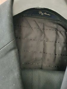 Classic Black Suit 42 size cot n 32 s pent