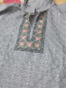 Elegant Grey Kurta Set with Floral Embroidery