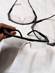 4 SAFETY GOOGLES