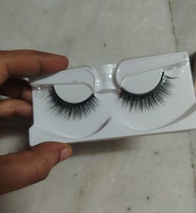 Set of 2 Fake Bold Eye Lashes