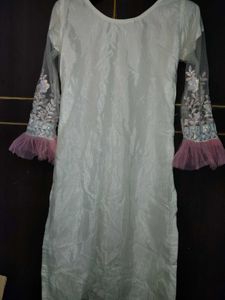 Elegant White &amp; Pink Embroidered Kurta Set