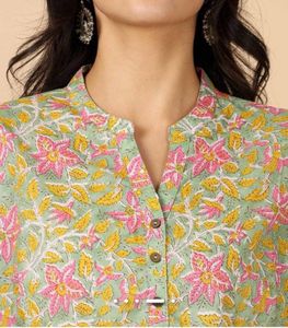 Beautiful mandarin collar straight kurta