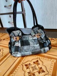 Stylish Crocodile Print Handbag