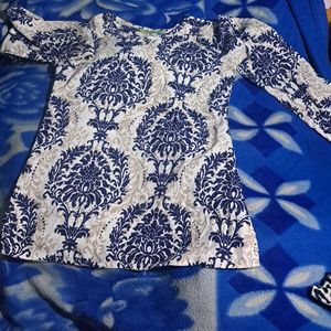 Patterned Long Sleeve Top