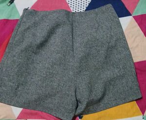 Chic Grey Textured Shorts