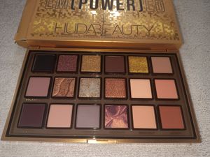 Huda Beauty Eyeshadow Palette