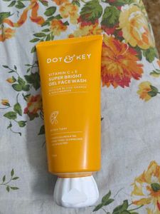 Dot & Key Vitamin C+E Face Wash