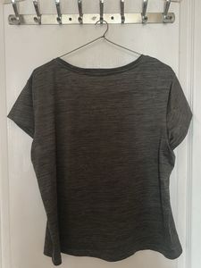 Graphic Print "Stronger" T-Shirt