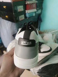 NEW NO USED SNEAKERS SHOES FOR MEN AND WOMEN.