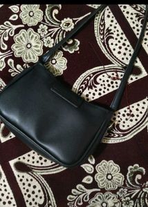 Chic Black Shoulder Bag with Bow Detail