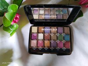 Shimmer Multi Color Eyeshadow Pallate