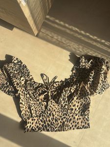 Leopard Print Puff Sleeve Crop Top