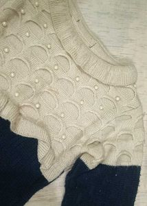 Cute Two-Tone Knit Top