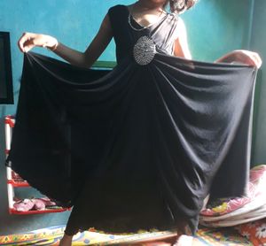 Women black Grown top