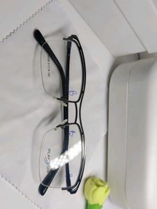 Play on Eyeglasses