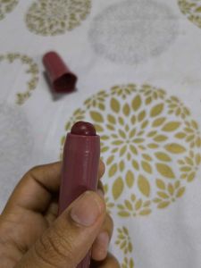 Dot &amp; Key meltie lipbalm shade berry crumble