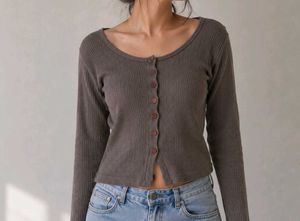 Brown crop top with buttons