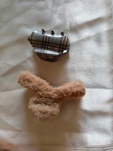 Unique Gold Tone Hair Clip