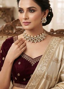Exquisite Kundan &amp; Pearl Necklace Set