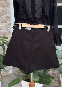 Chic Black Ruffled Top