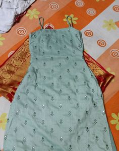 Beautiful Sleeveless Suit