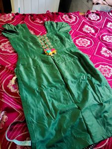 Elegant Emerald Green Kurti