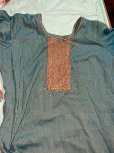 beutiful blue kurta with lining and nlack kurt