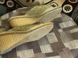 Golden Wedges- CLEARANCE SALE‼️