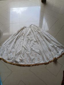 beautiful skirt off white