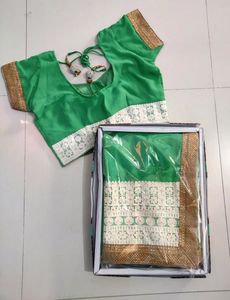 Party Wear Saree With Chiken Work Wi Blouse